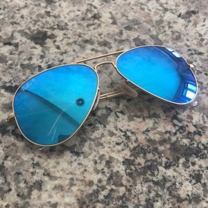 POLARIZED RAYBAN AVIATORS